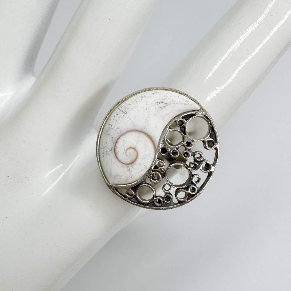 Yin Yang Ring Silver White Shiva Eye Shell Inlay Open Work Design size 5.25-7